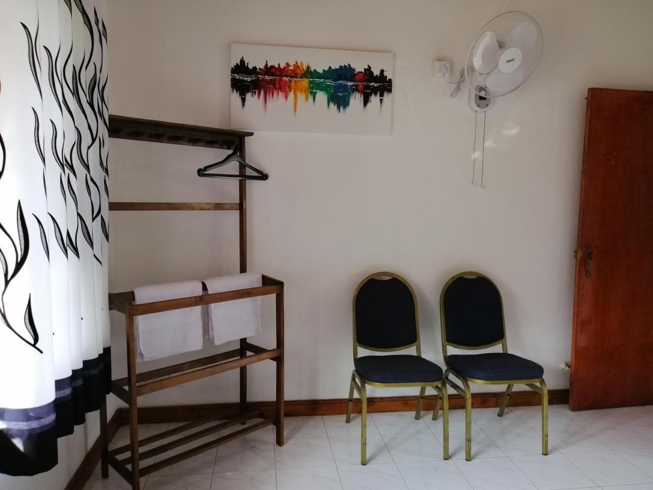 Antique Tourists Lodge Канди Экстерьер фото